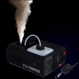 Vertikální výrobník mlhy s dálkovým ovládáním,YJ-1500QZ, černá
